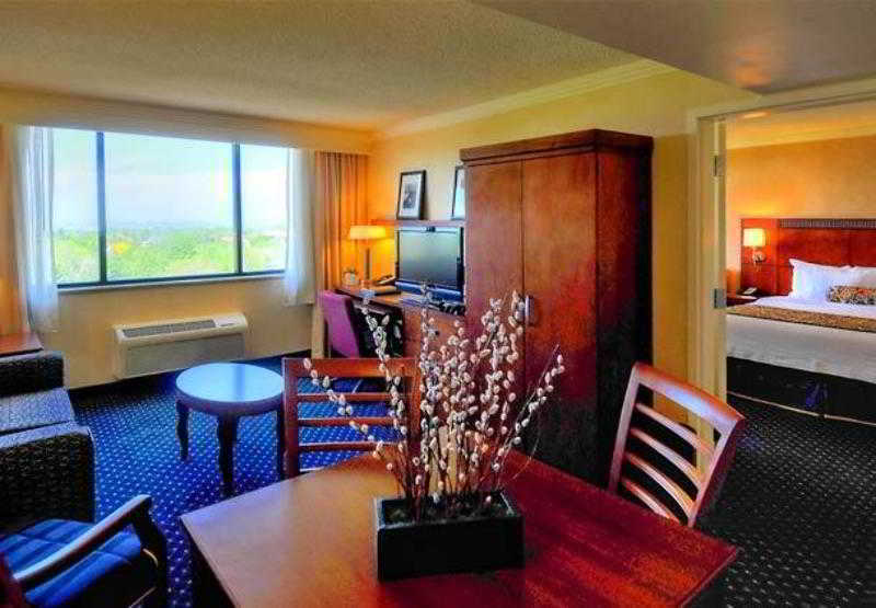Courtyard By Marriott Denver Cherry Creek Екстер'єр фото